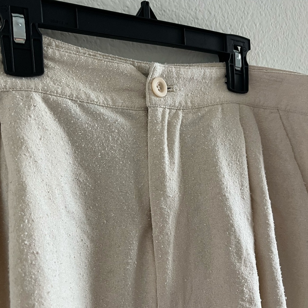 JENNI KAYNE | Bestselling Raw Silk Pleated High Waisted Short in Ivory | Size 12 - Picture 6 of 14